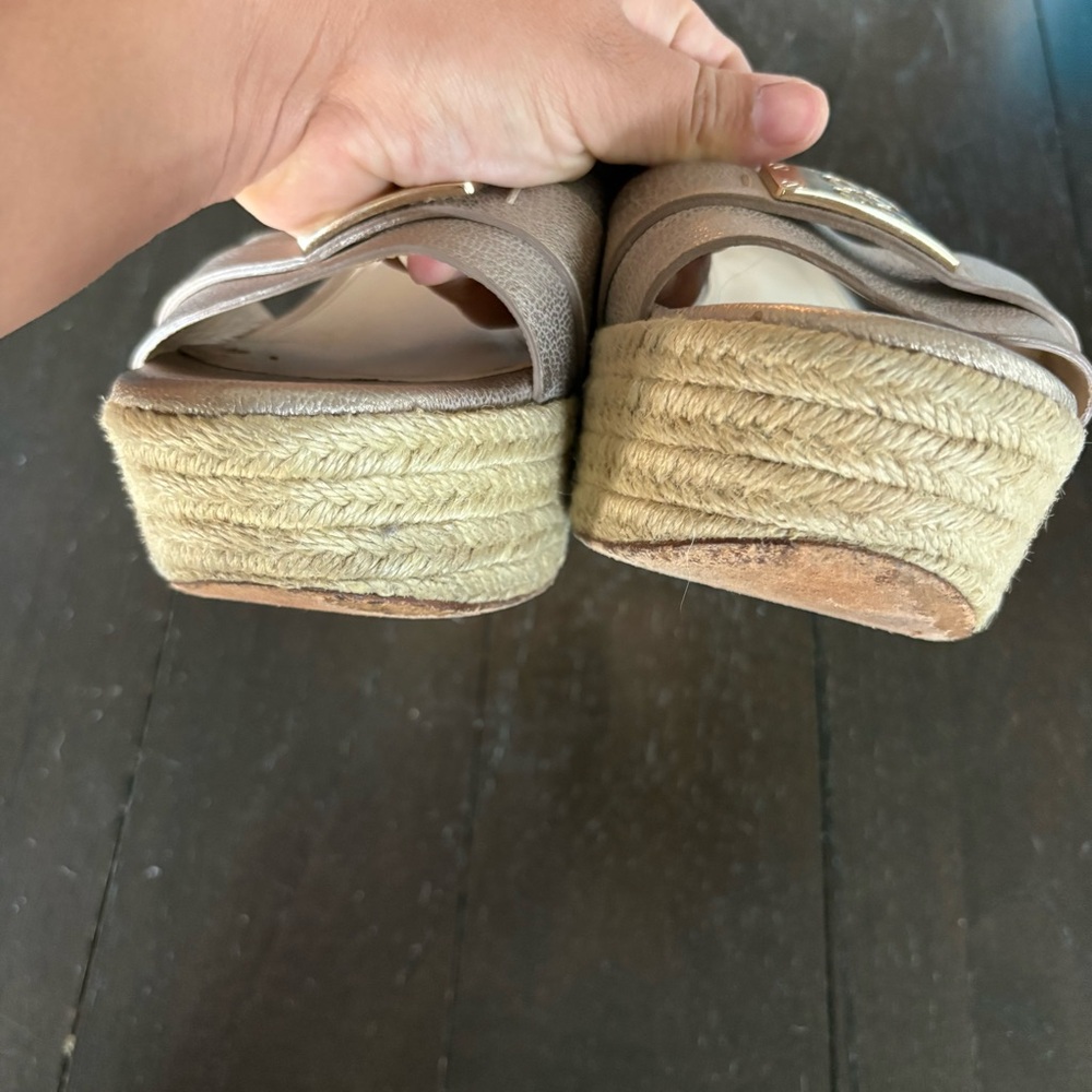 Coach Christie Gold Espadrille Wedge Platform Sandals Leather Metallic Size 8.5 - Picture 7 of 13